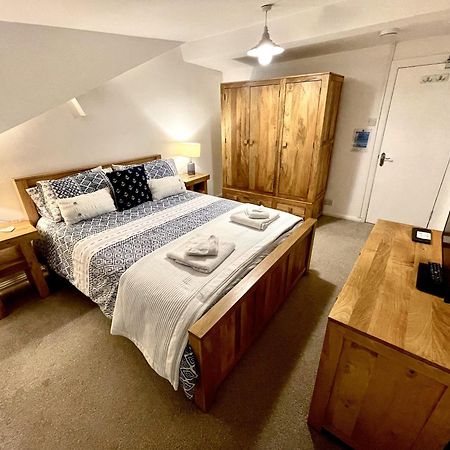 Tidesreach Filey, Sleeps 13, Close To Beach Екстериор снимка